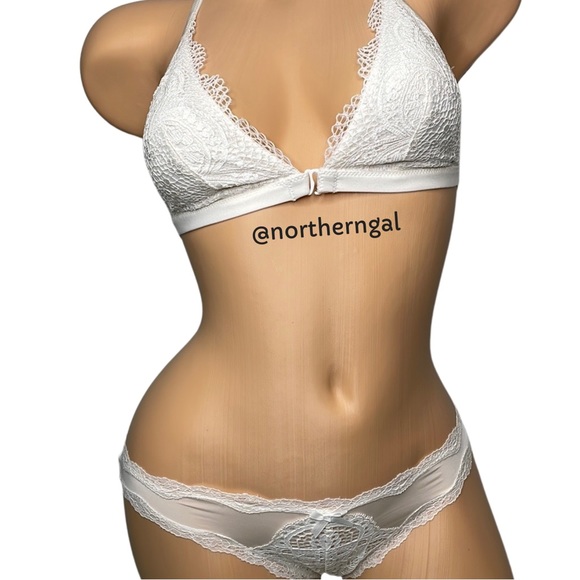 Victoria’s Secret Front Close Bralette in White - Picture 3 of 17